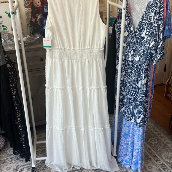 Taylor Elegant White Maxi Dress - Picture 4 of 4